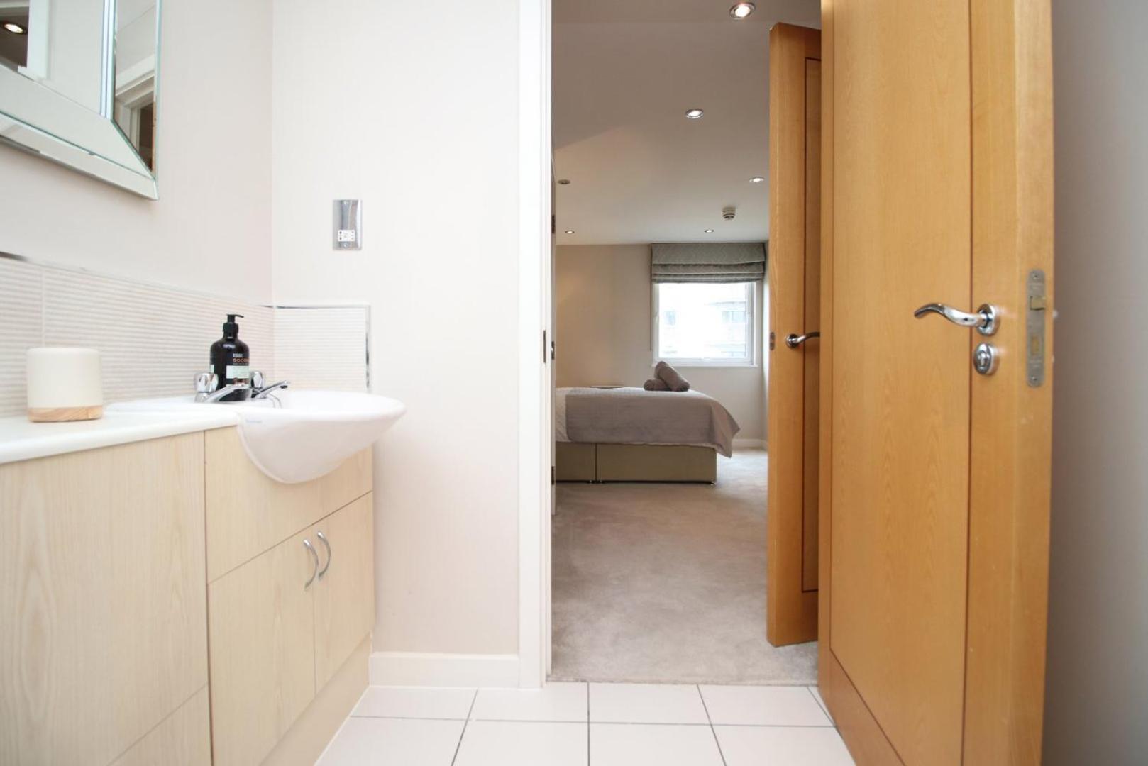 Perfect Getaway In Cardiff Marina Apartman Kültér fotó